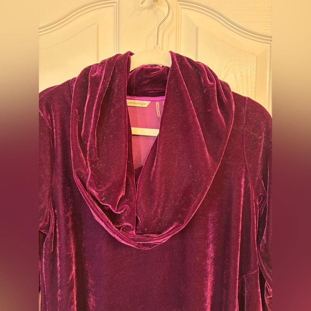 Soft Surroundings Burgundy Plush Velvet Cowl Neck LS Top Style #37122 Holiday - Picture 4 of 8